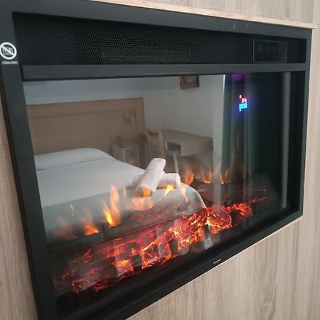 Apartamentosturisticos Avila Puerta Del Alcazar 0-1 מראה חיצוני תמונה