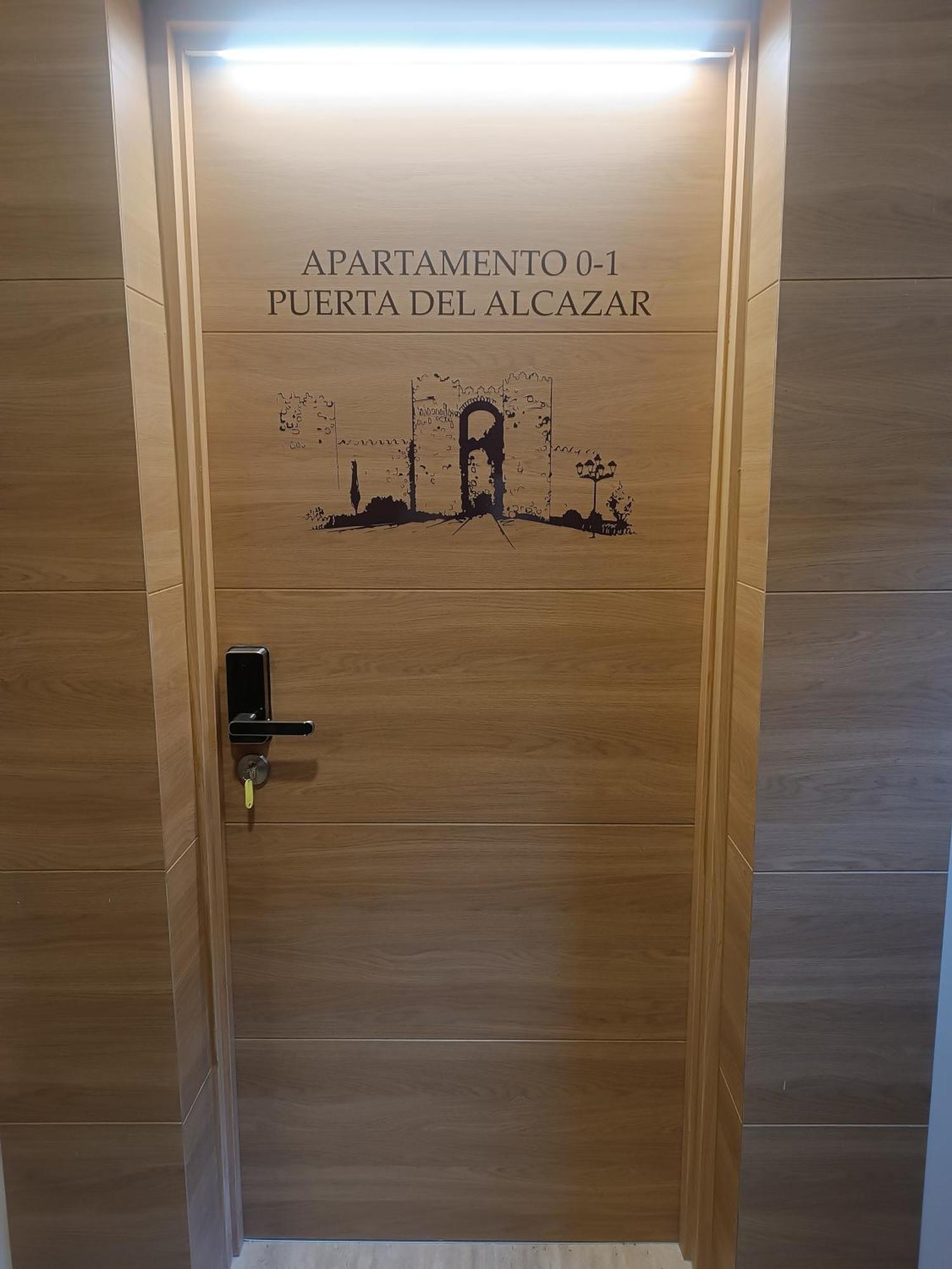 Apartamentosturisticos Avila Puerta Del Alcazar 0-1 מראה חיצוני תמונה